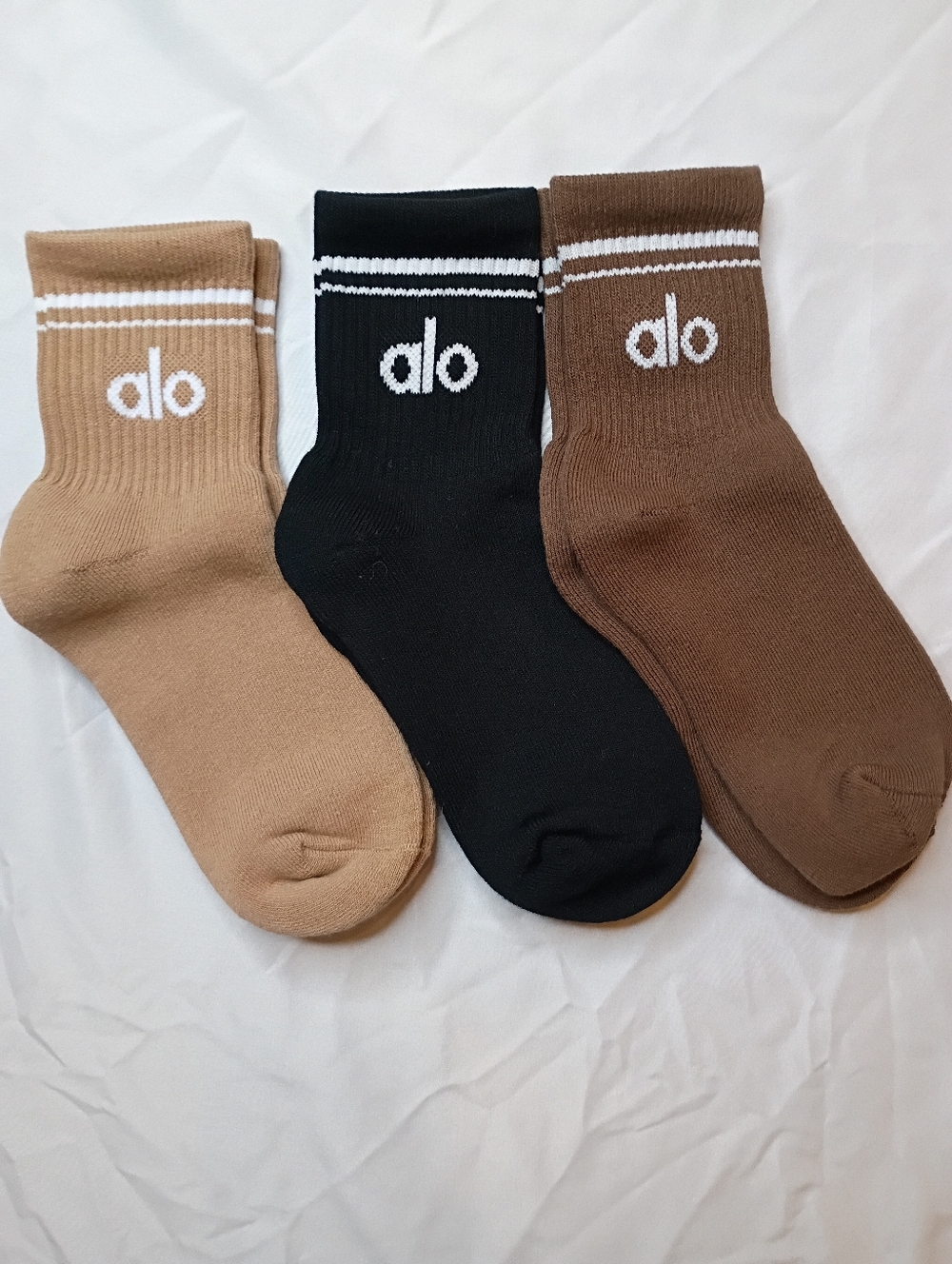 Alo Yoga Throwback Half Crew Socks 3 Pair Set Tan Espresso Black